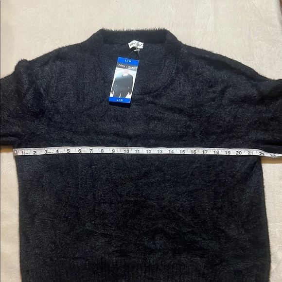 NWT Women’s Bleu Gray Ultra Soft Fuzzy Black Crew Neck Sweater sz L - Picture 6 of 9